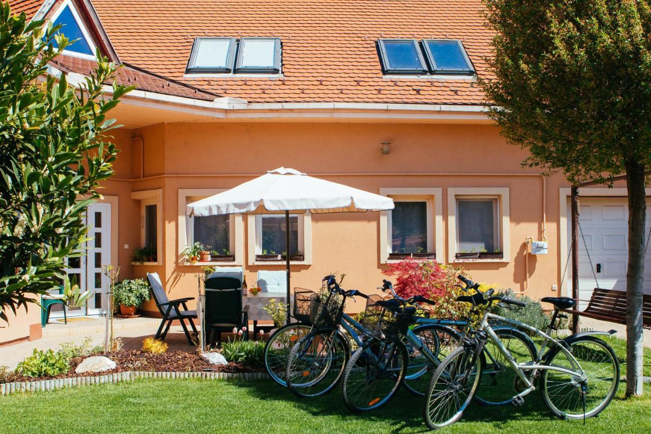 Teubel Apartman 2 Székesfehérvár Esterno foto
